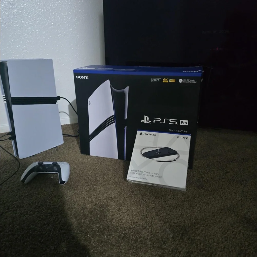 Ps5 pro console - Picture 5 of 6